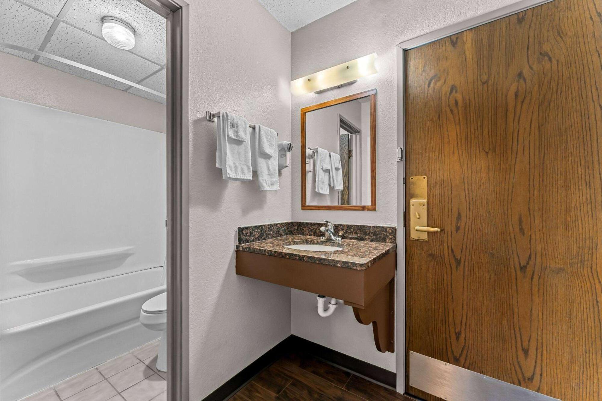 Days Inn By Wyndham Sioux Falls Eksteriør billede