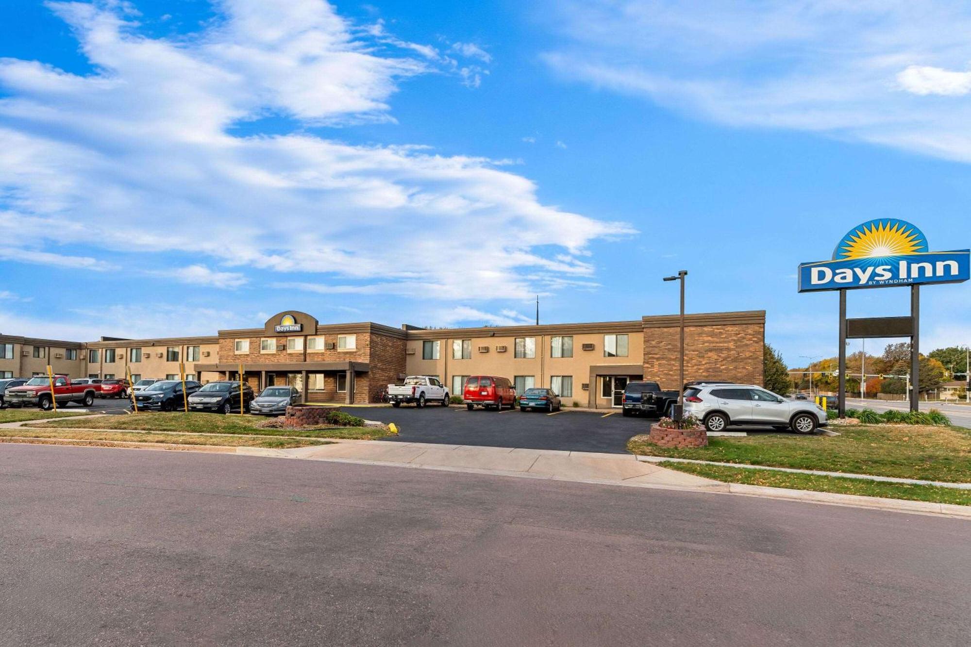 Days Inn By Wyndham Sioux Falls Eksteriør billede